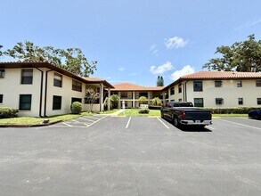 2212 Hammock Pine Blvd in Clearwater, FL - Building Photo - Building Photo