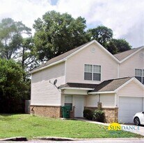 950 Scenic Oak Ln in Fort Walton Beach, FL - Building Photo