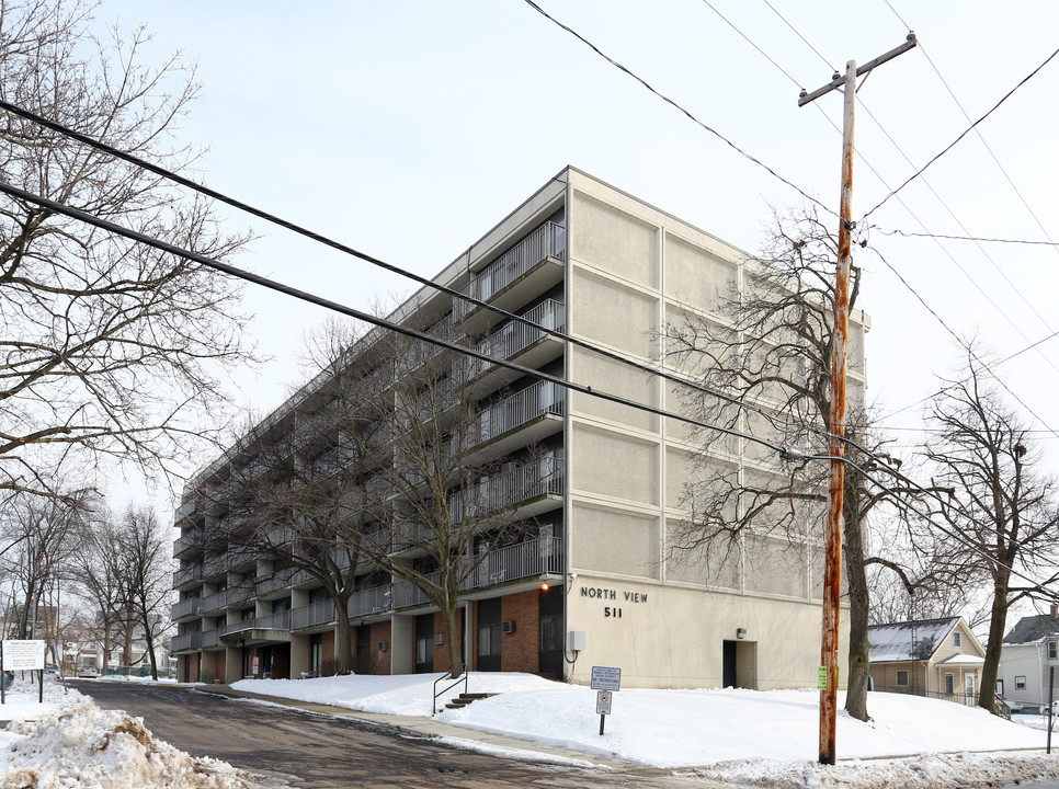 Northview in Girard, OH - Foto de edificio