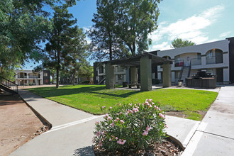 Juniper Canyon *Newly Remodeled Units* in Tucson, AZ - Building Photo - Building Photo