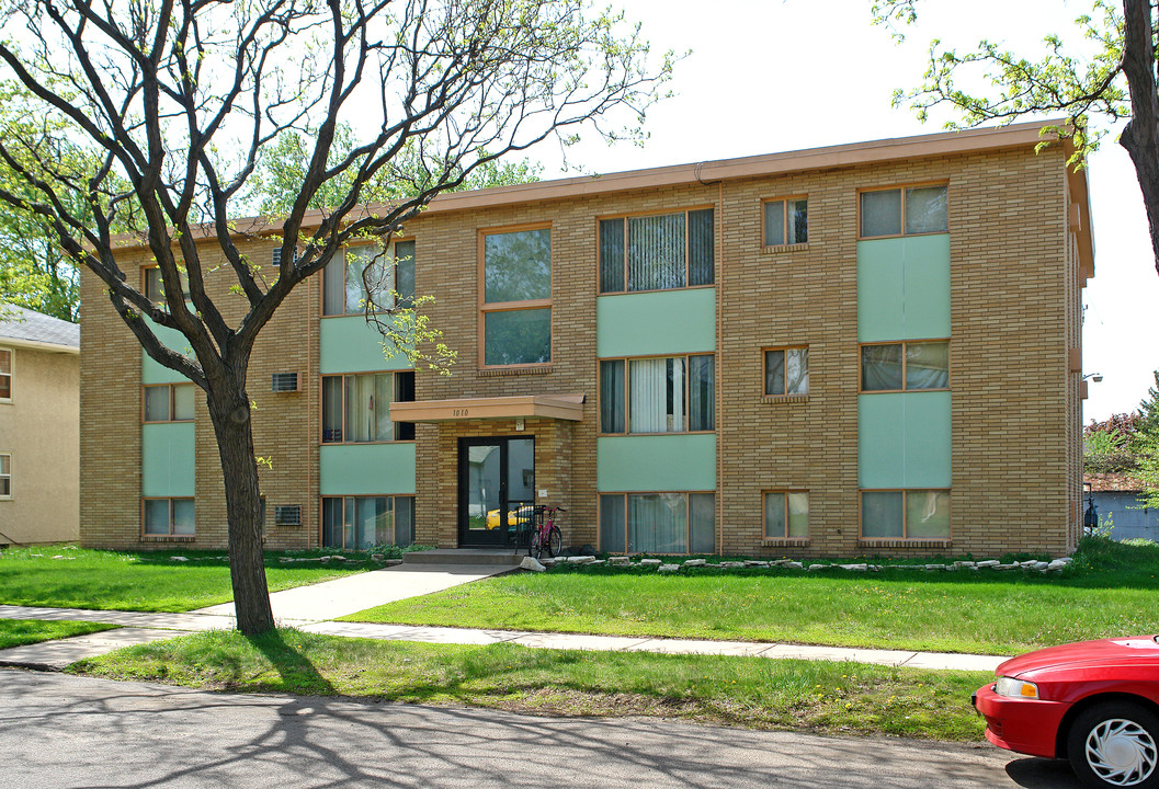 1010 Lafond Ave in St. Paul, MN - Foto de edificio