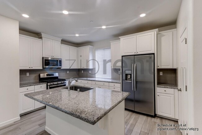 4016 Matterhorn Pl in Roseville, CA - Foto de edificio - Building Photo