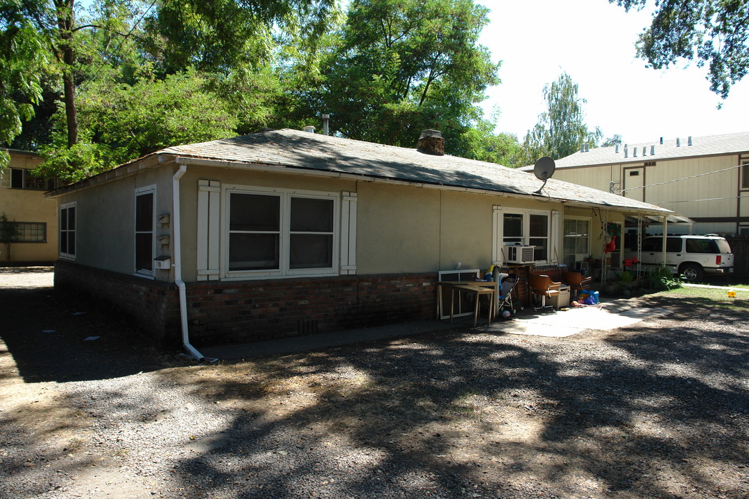 1175 E 8th St in Chico, CA - Building Photo