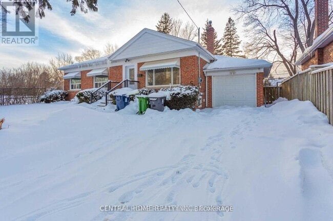 property at 2 Kingsmere Crescent