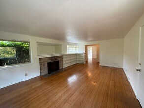 3535 43rd Ave W in Seattle, WA - Building Photo - Building Photo