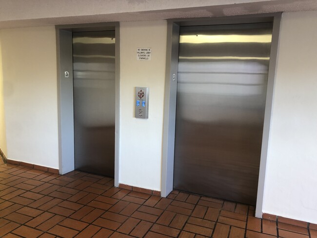5700 SW 127th Ave in Miami, FL - Building Photo - Building Photo