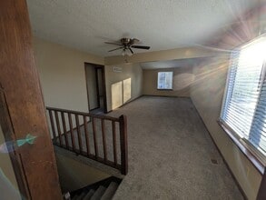 16 NW Lakeview Blvd in Lee's Summit, MO - Building Photo - Building Photo