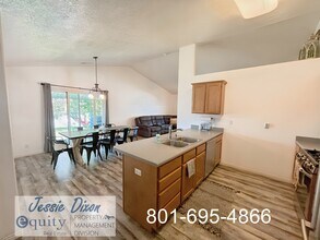 1043 Sharp Mountain Dr in Ogden, UT - Building Photo - Building Photo