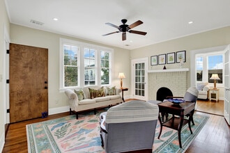 309 E 34th St, Unit Upper in Savannah, GA - Foto de edificio - Building Photo