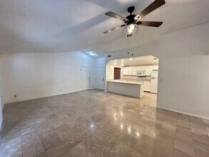 8429 Dunphy Ct in Las Vegas, NV - Building Photo - Building Photo