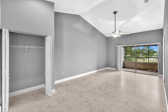 2881 N Oakland Forest Dr, Unit 309 in Oakland Park, FL - Foto de edificio - Building Photo