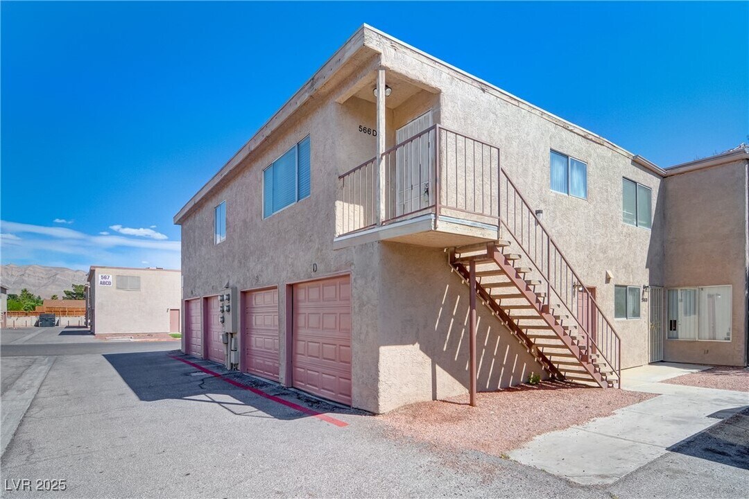 566 Roxella Ln in Las Vegas, NV - Building Photo