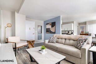 265 College St, Unit 12Q in New Haven, CT - Building Photo