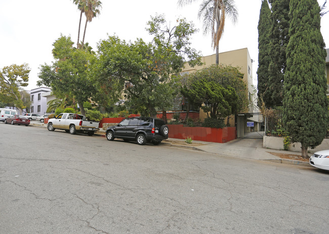 250 S Reno St in Los Angeles, CA - Foto de edificio - Building Photo