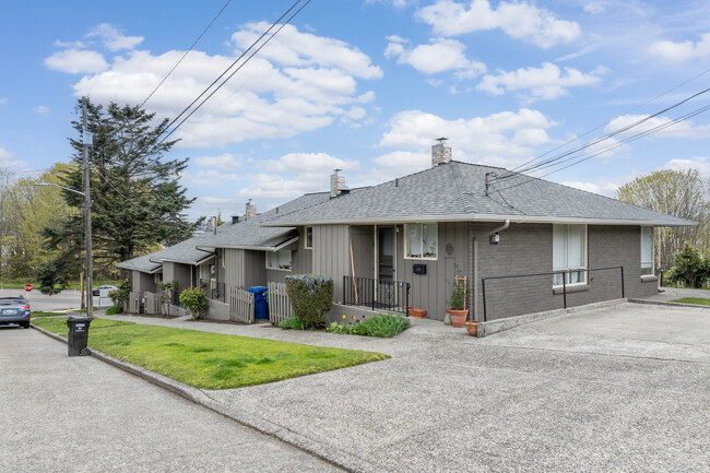 Gilman Apartments in Seattle, WA - Building Photo - Building Photo