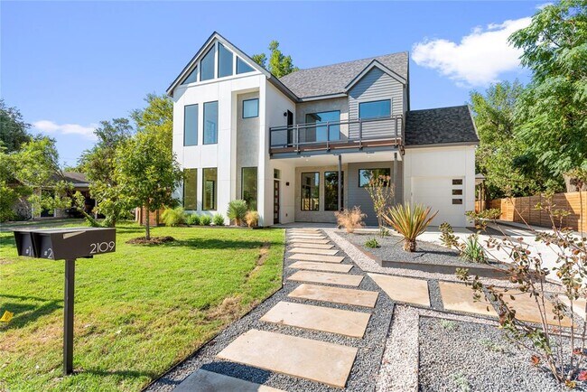 2109 Wordsworth Dr in Austin, TX - Building Photo - Building Photo