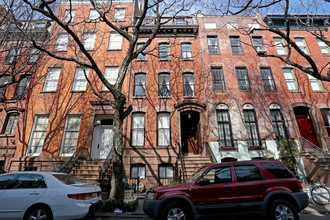 261 W 11th St in New York, NY - Building Photo - Building Photo