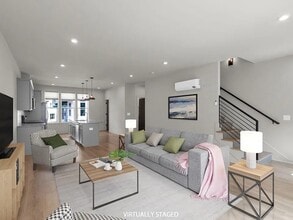 339 E Village Ln in Nashville, TN - Building Photo - Building Photo