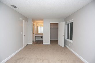 Riverbelle Park Apartments in Sacramento, CA - Building Photo - Interior Photo