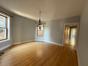 1311 W Cornelia Ave, Unit #3 in Chicago, IL - Building Photo - Building Photo
