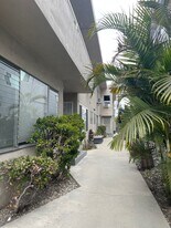 2030 S Preuss Rd, Unit 1 in Los Angeles, CA - Building Photo