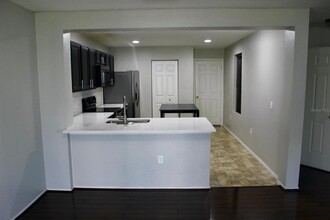 1017 Chalcedony St in Kissimmee, FL - Building Photo - Building Photo