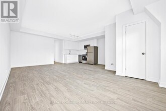 16 Melbourne Ave in St Catharines, ON - Building Photo - Building Photo