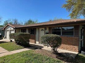 3517 Tanglebriar Dr in Pasadena, TX - Building Photo