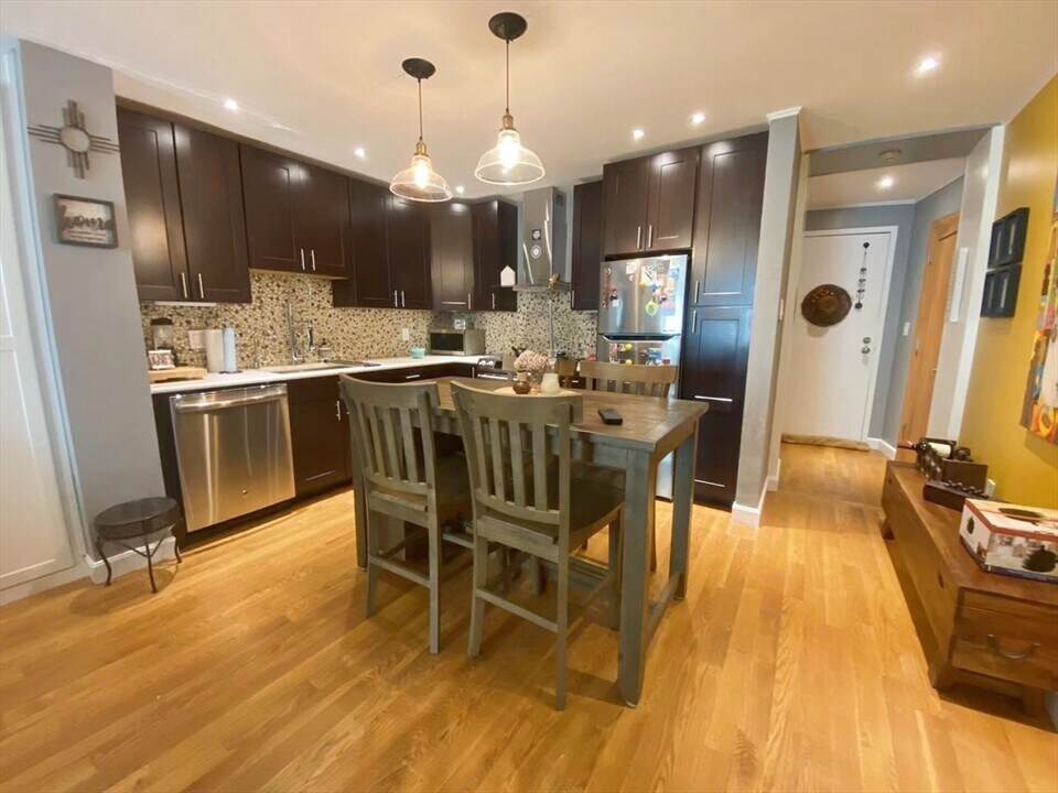 240 Heath St in Boston, MA - Building Photo