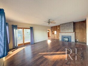 5765 Watauga Beach Dr E in Port Orchard, WA - Building Photo - Building Photo