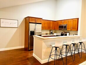 1317 Periwinkle Pl in Wellington, FL - Foto de edificio - Building Photo
