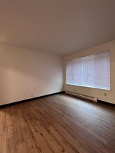 14346 32nd Ave NE in Seattle, WA - Building Photo - Building Photo