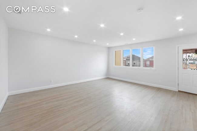 2345 E 1st St, Unit 2 in Brooklyn, NY - Building Photo - Building Photo