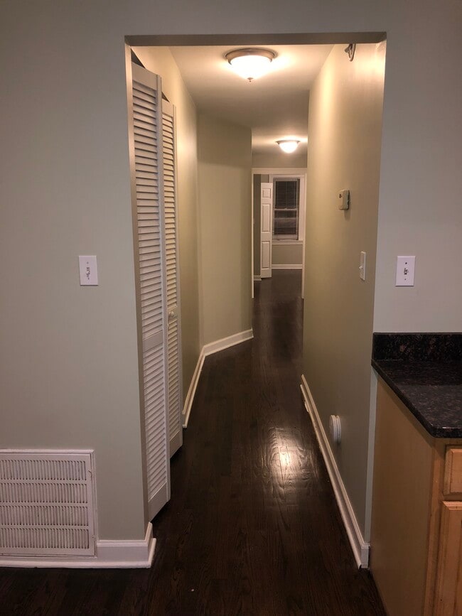 2007 N Lamon Ave, Unit 2N in Chicago, IL - Building Photo - Building Photo