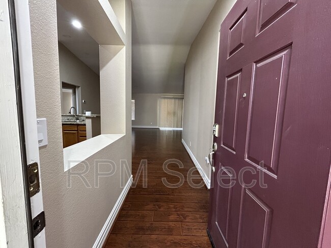 10862 Wethersfield Dr in Mather, CA - Building Photo - Building Photo