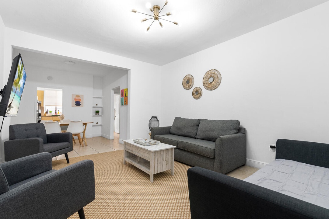 301 86th St in Miami Beach, FL - Building Photo