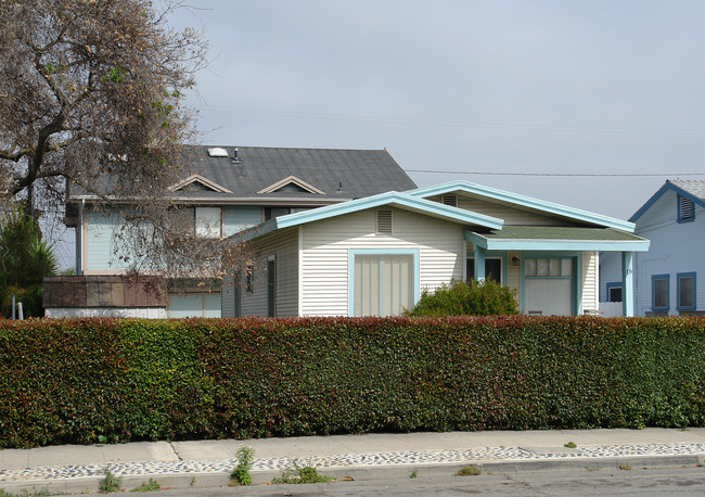 106-108 S Santa Cruz St in Ventura, CA - Foto de edificio - Building Photo