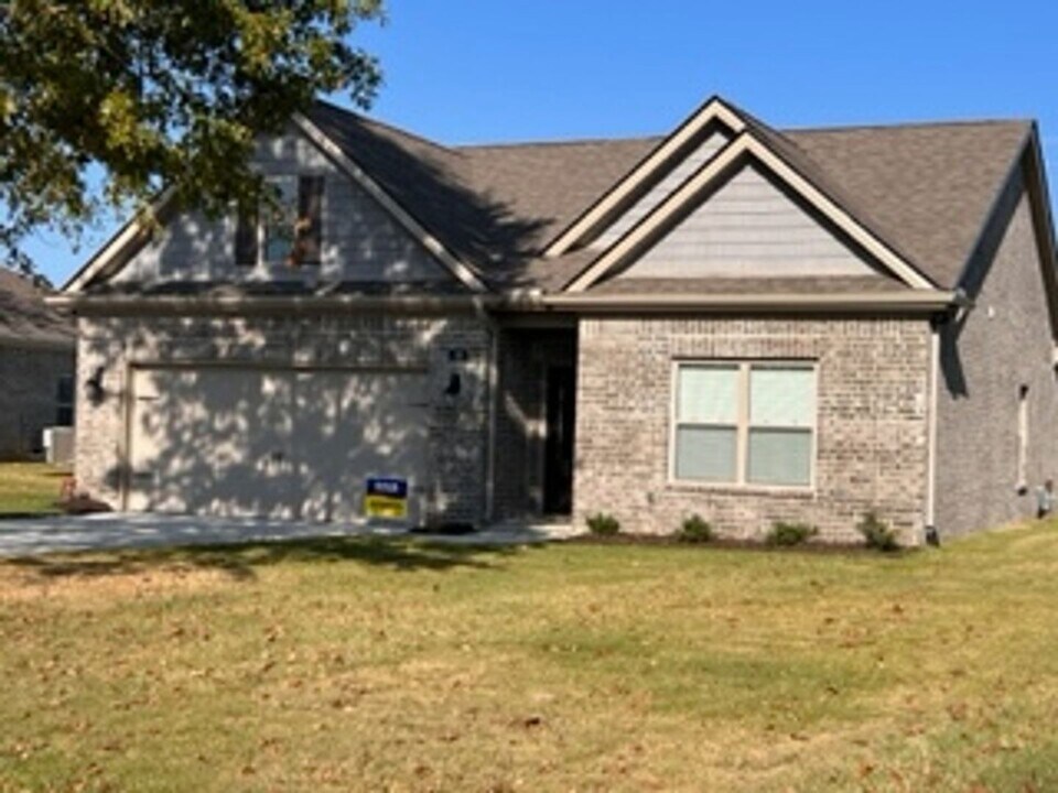 50 Meadowland Ln in Somerville, TN - Building Photo