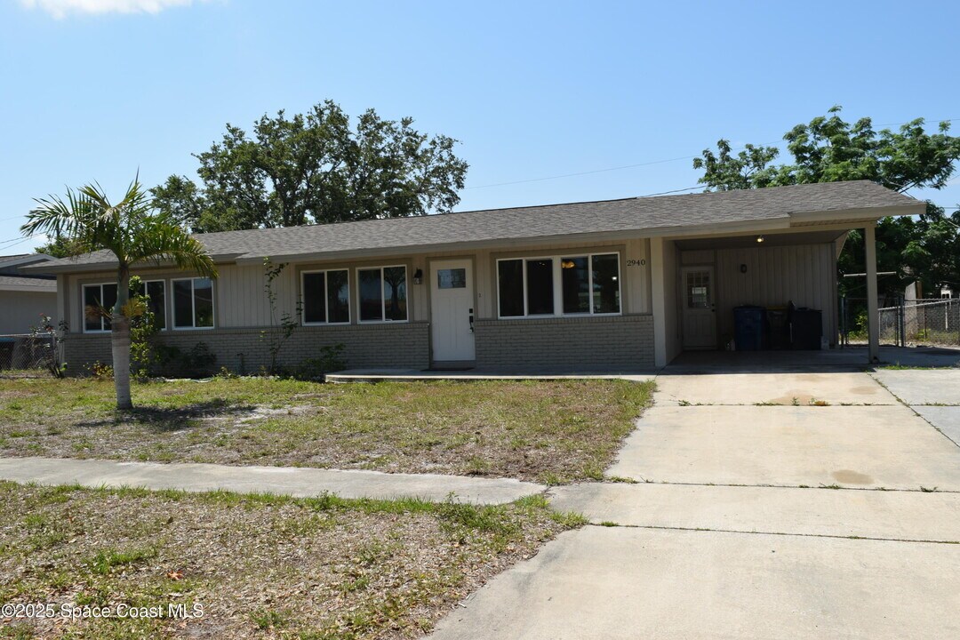 2940 Hamburg Ave NE in Palm Bay, FL - Building Photo