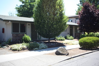 Taylor Street Apartments in Medford, OR - Building Photo - Other