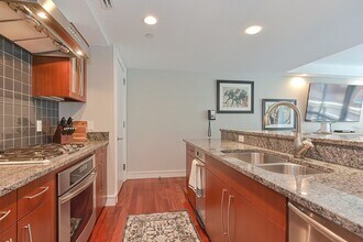 3 Battery Wharf, Unit 3306 in Boston, MA - Foto de edificio - Building Photo