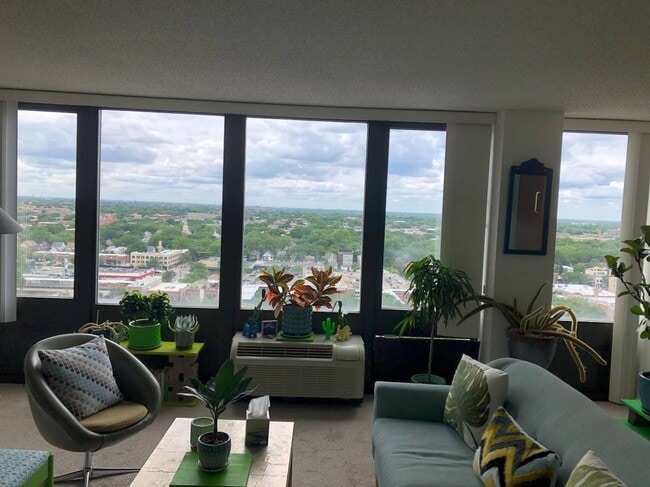 property at 5320 N Sheridan Rd