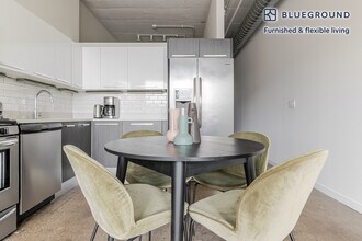 1313 W Randolph St in Chicago, IL - Building Photo - Building Photo