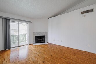 3770 Lovers Wood Ln in Houston, TX - Building Photo - Building Photo