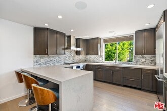 1129 Larrabee St in West Hollywood, CA - Building Photo - Building Photo