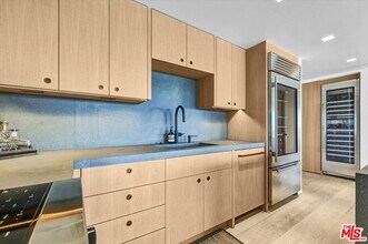 999 N Doheny Dr in West Hollywood, CA - Building Photo - Building Photo