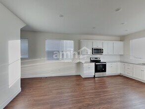 4303 Crestone Peak St in Brighton, CO - Foto de edificio - Building Photo