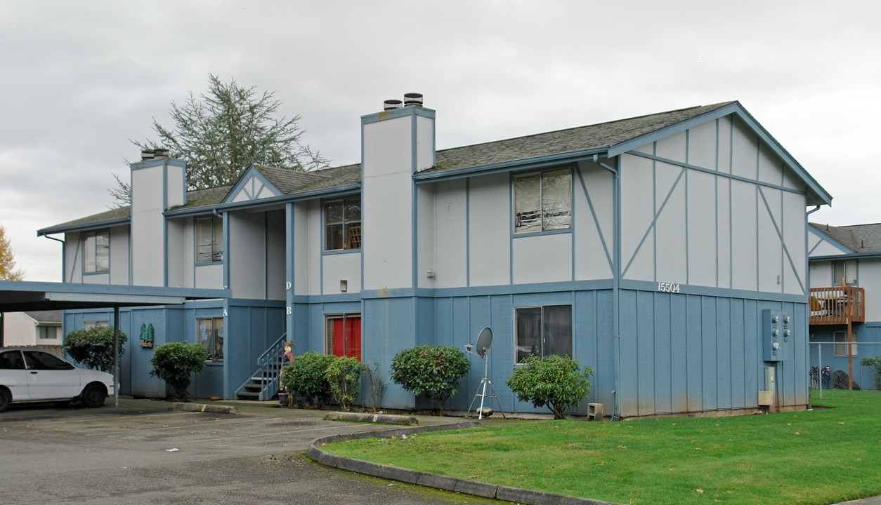 15504 Washington St in Sumner, WA - Building Photo