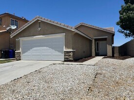 13892 Summerwind St in Victorville, CA - Building Photo