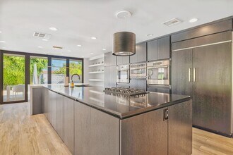 12 Sussex Ct in Rancho Mirage, CA - Foto de edificio - Building Photo